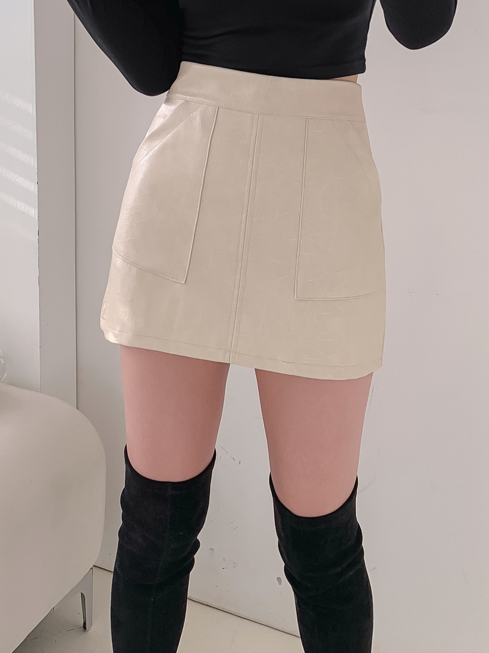 パンツ裏地ポケットレザー調ミニスカート | 詳細画像2