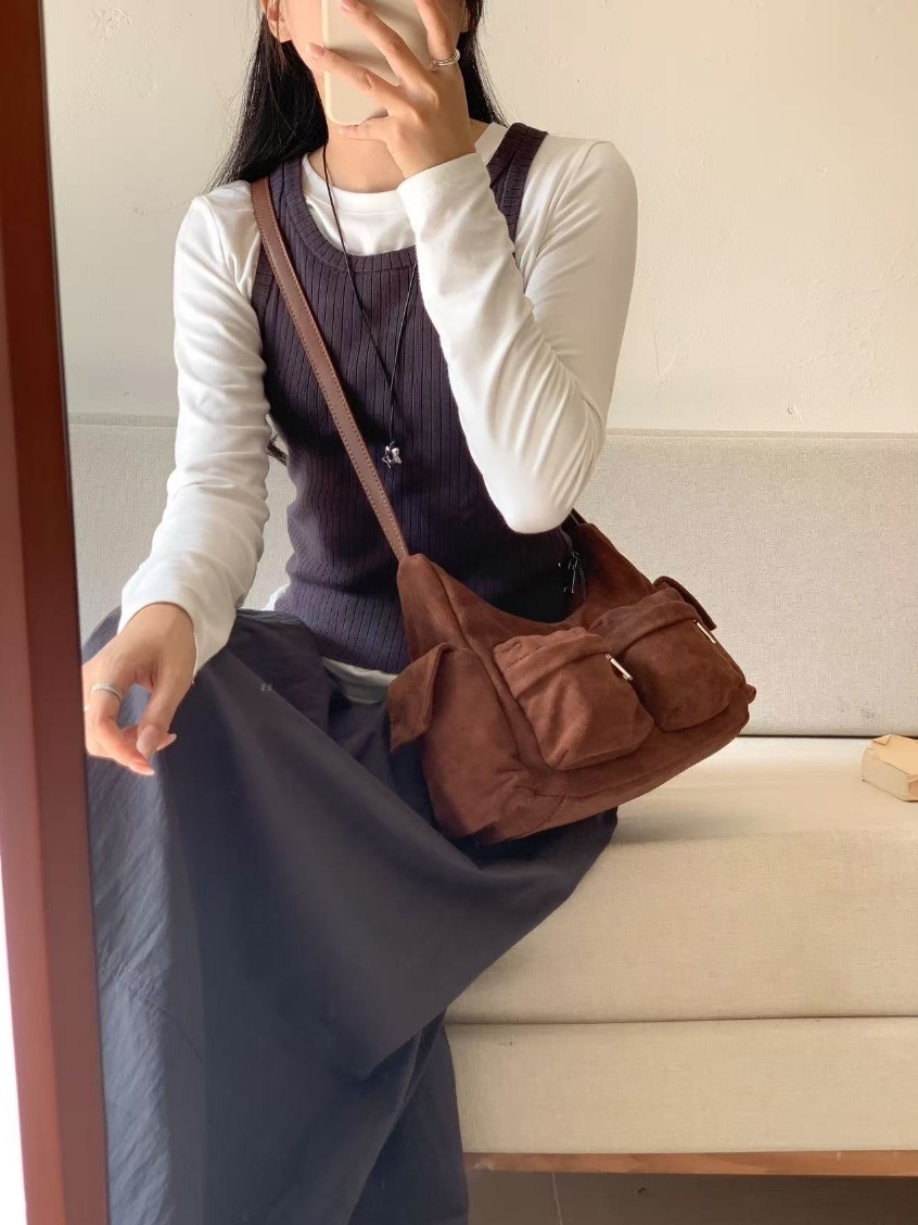 スエード調ジップポケットショルダーバッグ | 詳細画像10