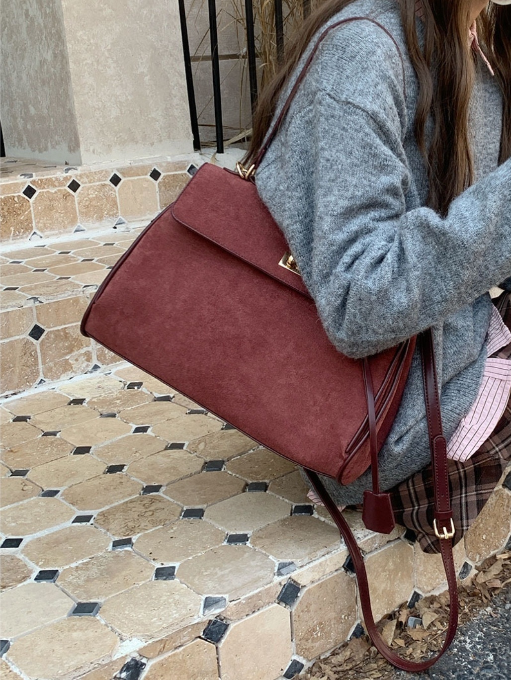 タグ付2WAYスエード調バックルフラップバッグ | 詳細画像5