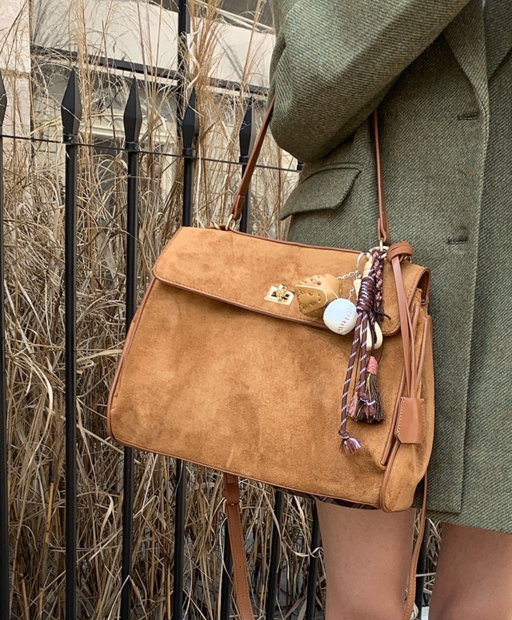 タグ付2WAYスエード調バックルフラップバッグ | 詳細画像10