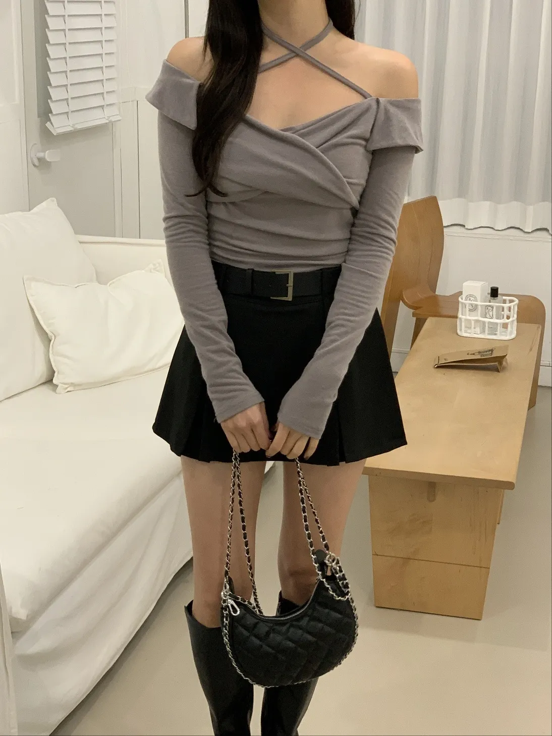 クロスオフショルホルターネックTシャツ | 詳細画像1