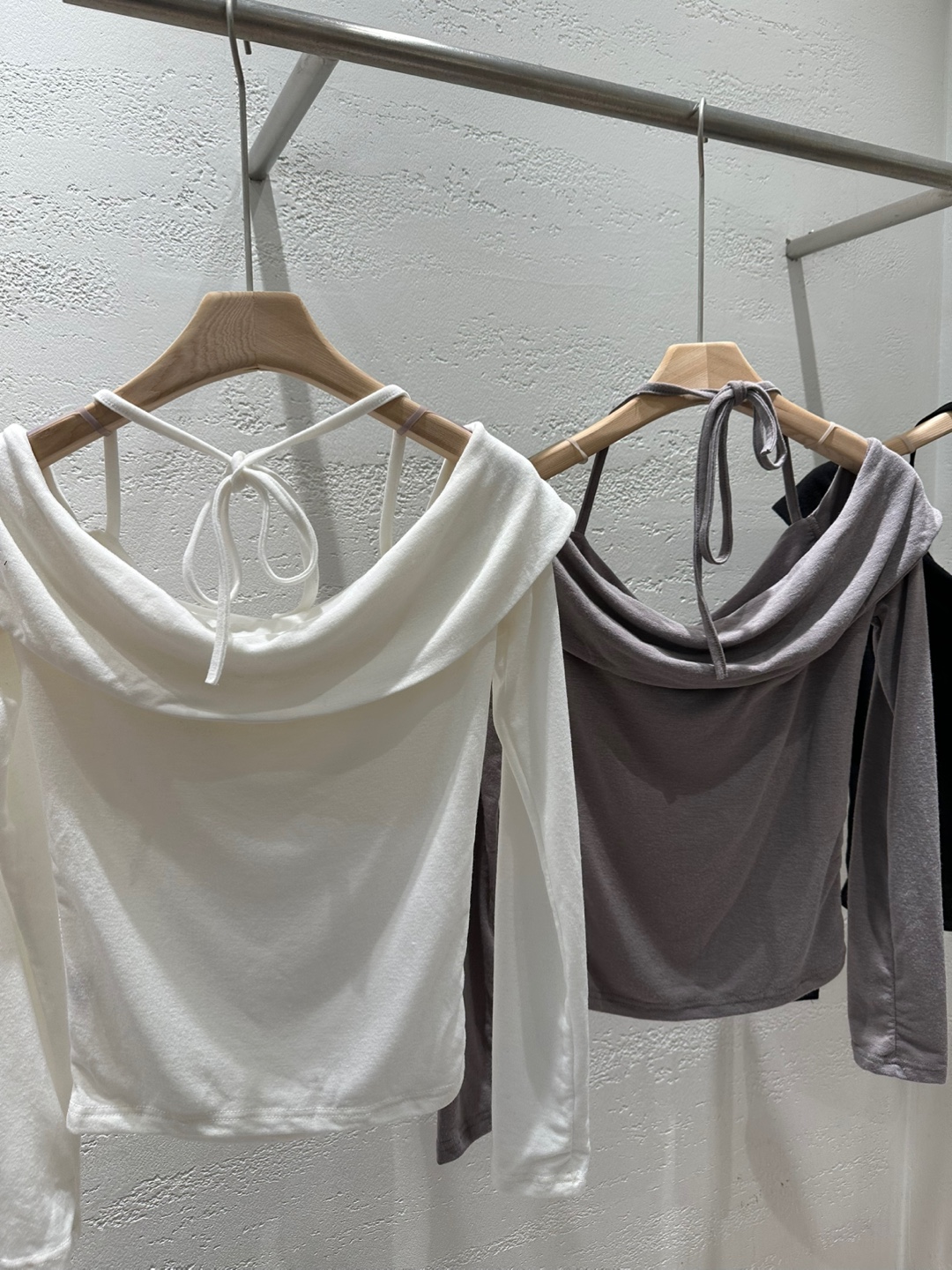 クロスオフショルホルターネックTシャツ | 詳細画像21