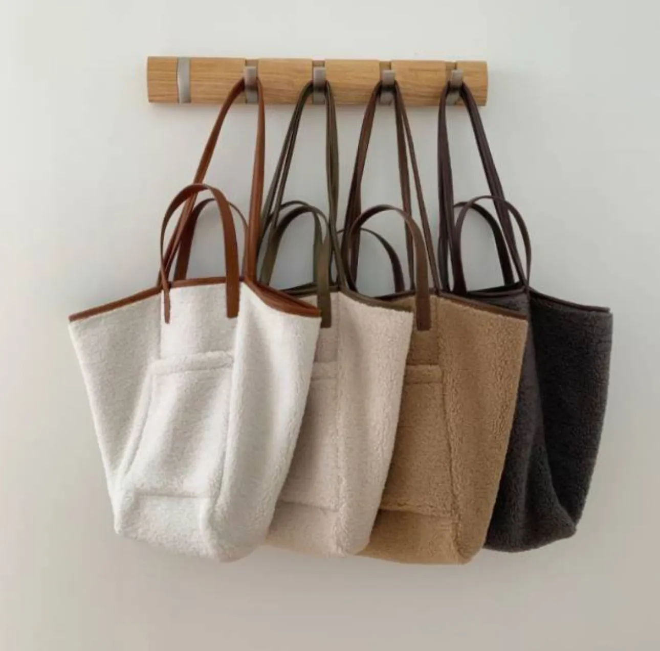 リバーシブルムートン風トートバッグ | 詳細画像1