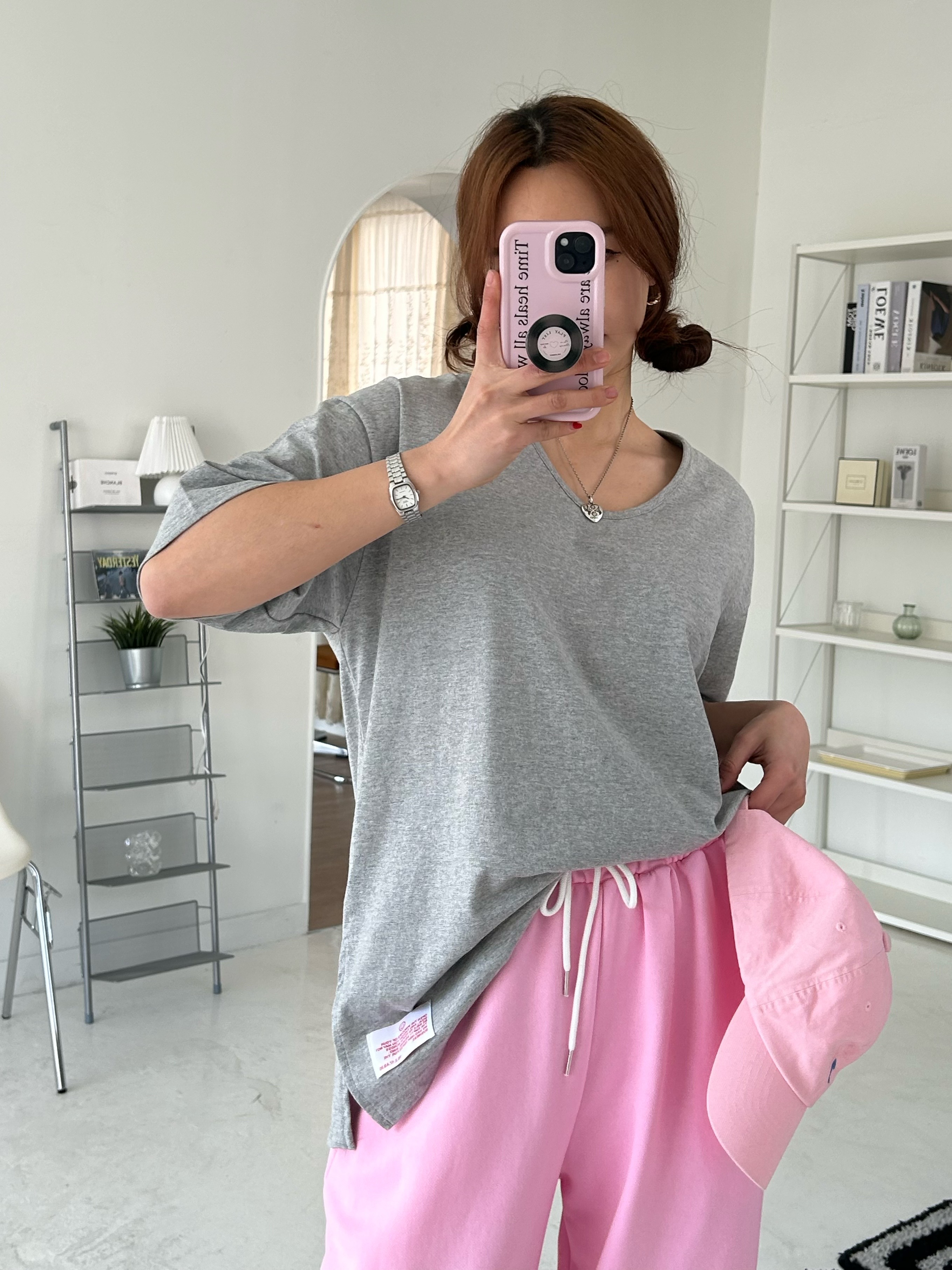 レッドレタリングパッチUネック半袖Tシャツ | 詳細画像5