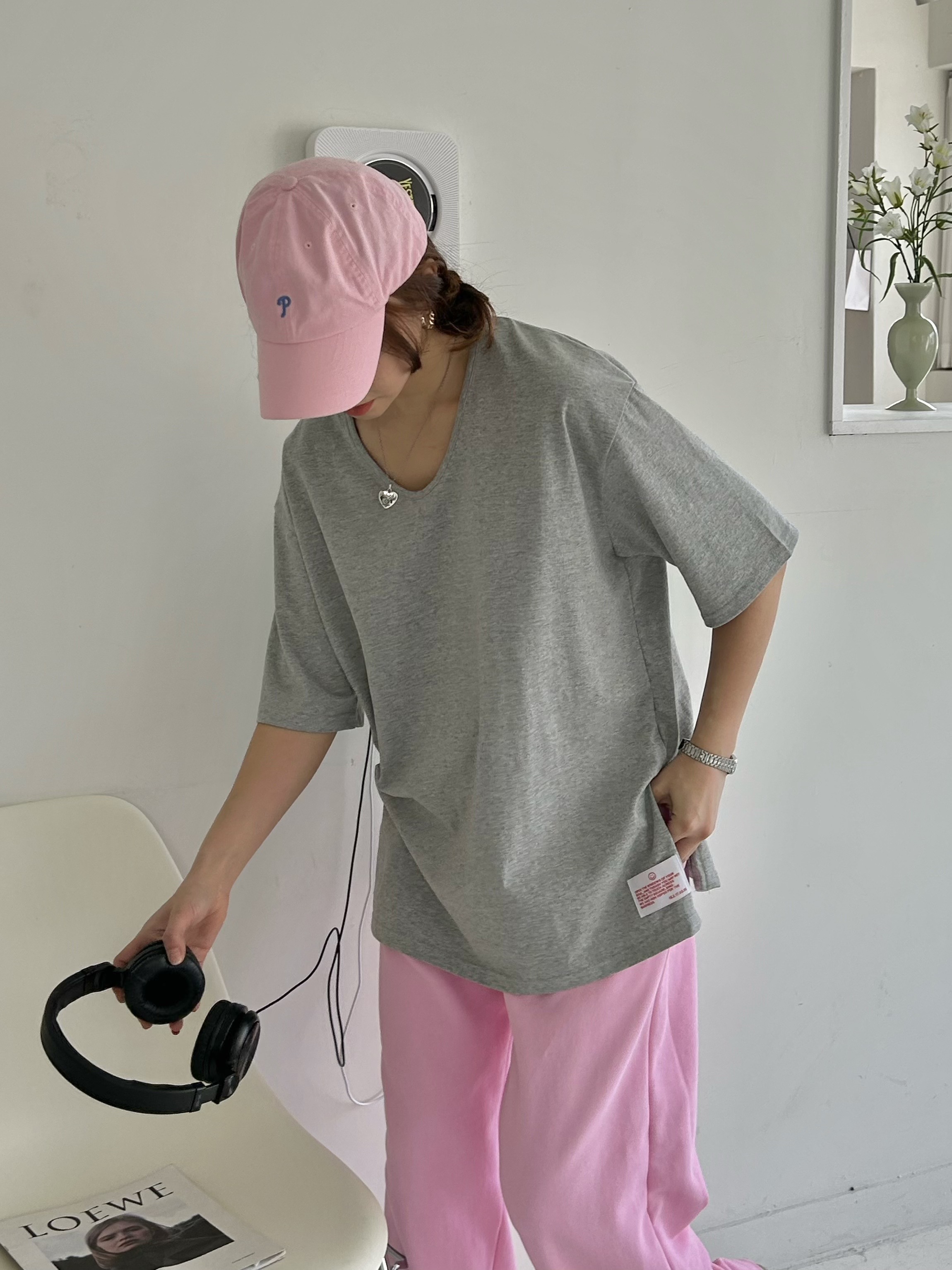 レッドレタリングパッチUネック半袖Tシャツ | 詳細画像13