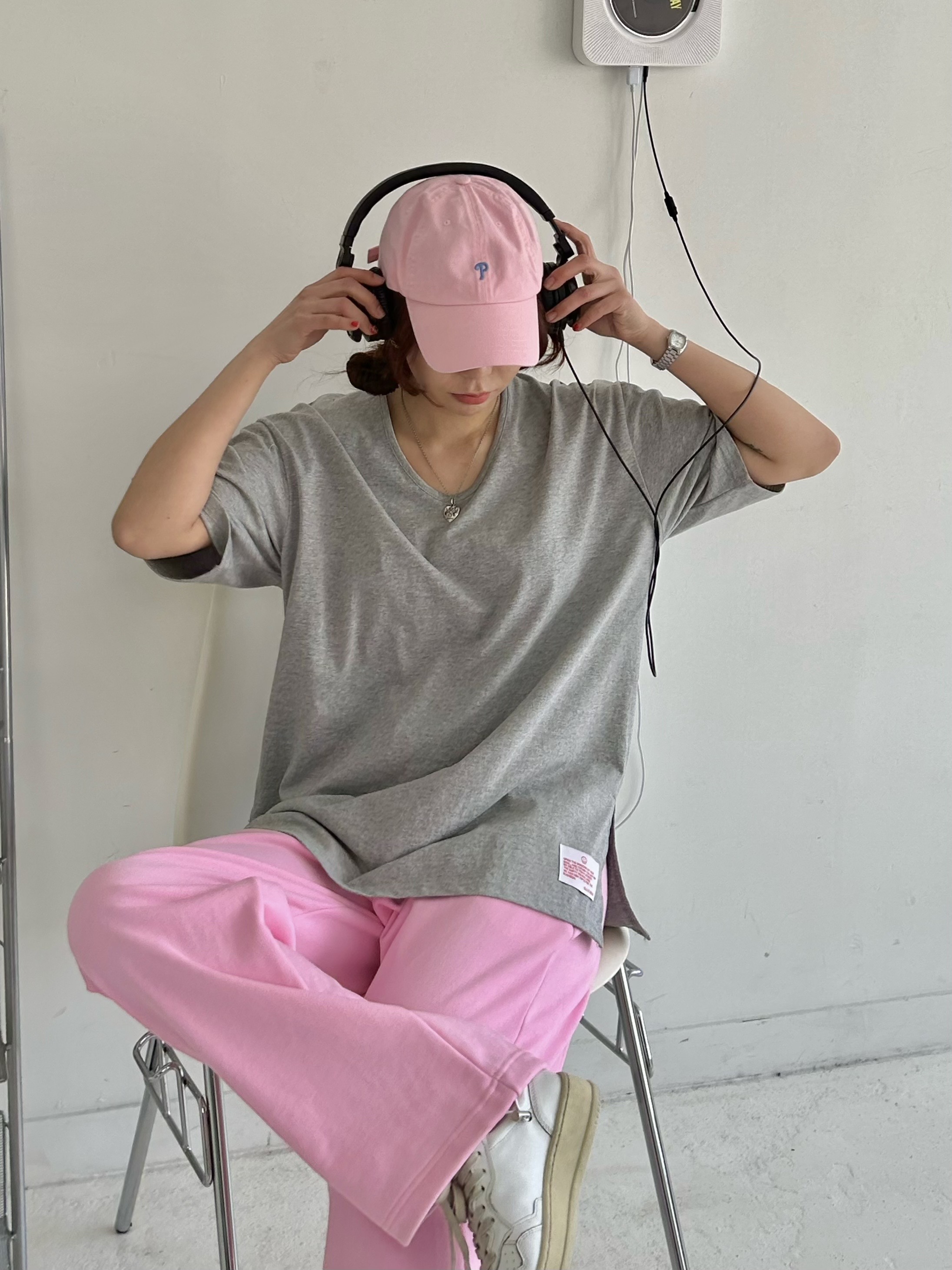 レッドレタリングパッチUネック半袖Tシャツ | 詳細画像14