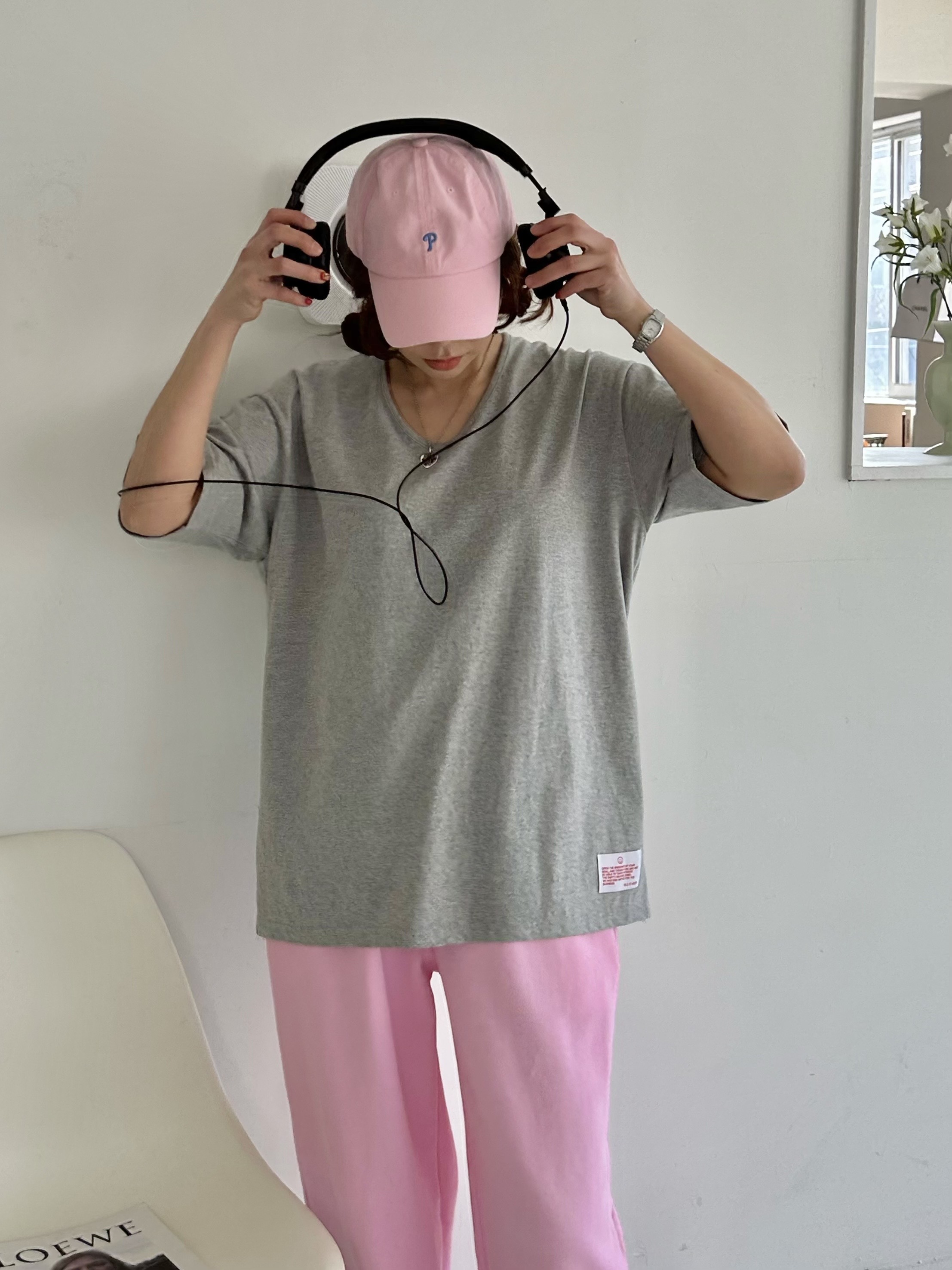 レッドレタリングパッチUネック半袖Tシャツ | 詳細画像15