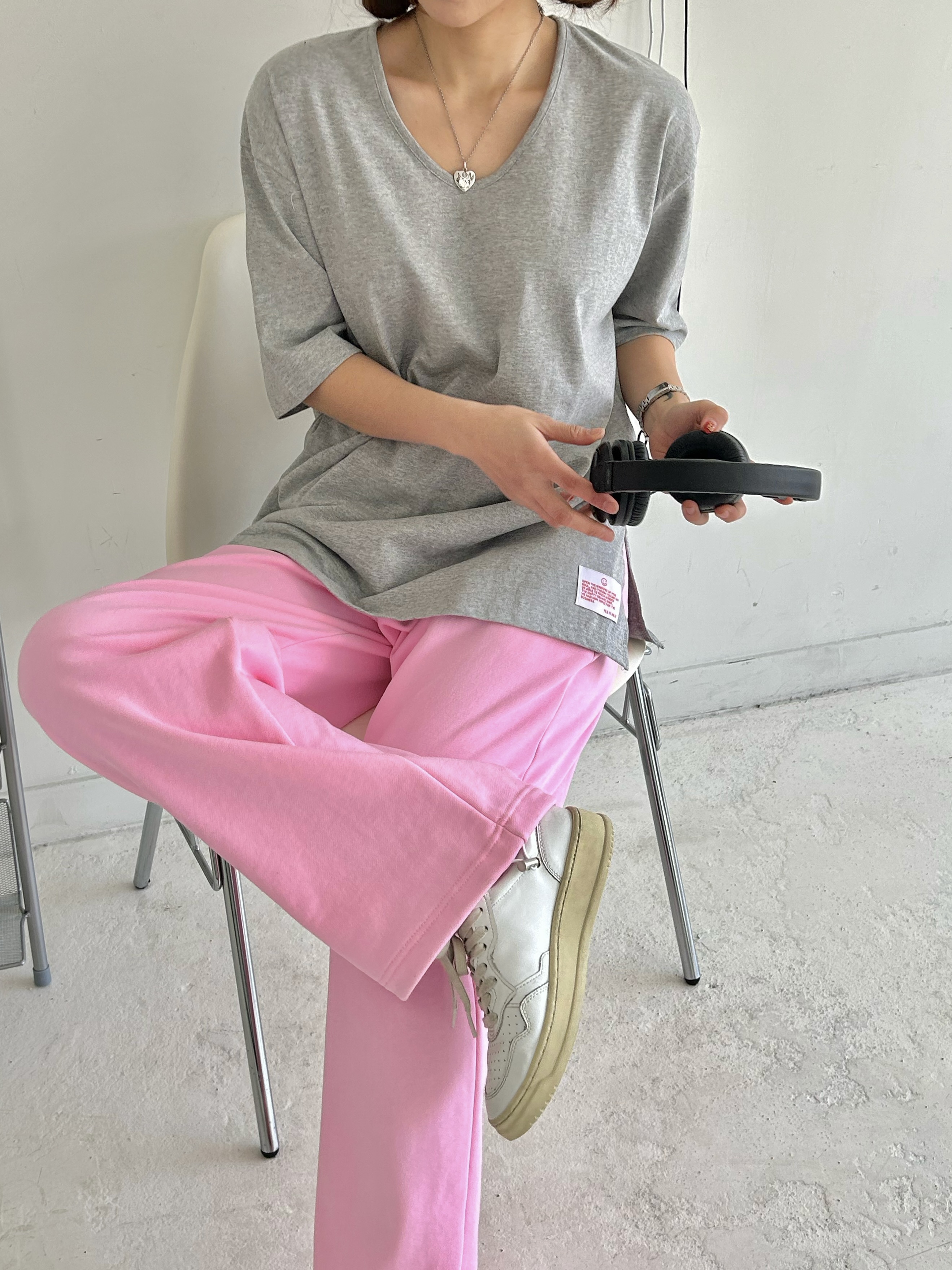 レッドレタリングパッチUネック半袖Tシャツ | 詳細画像19