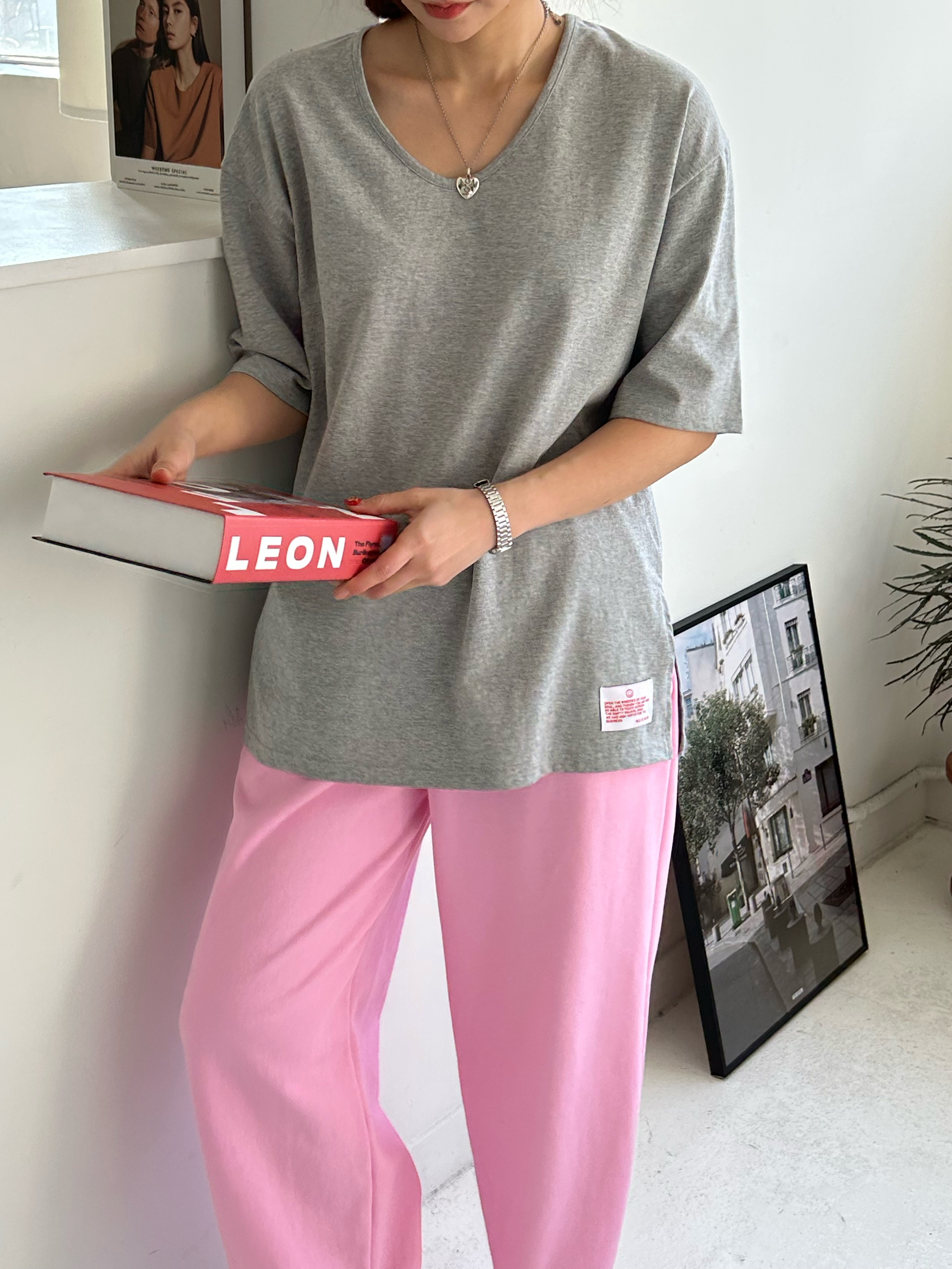 レッドレタリングパッチUネック半袖Tシャツ | 詳細画像20