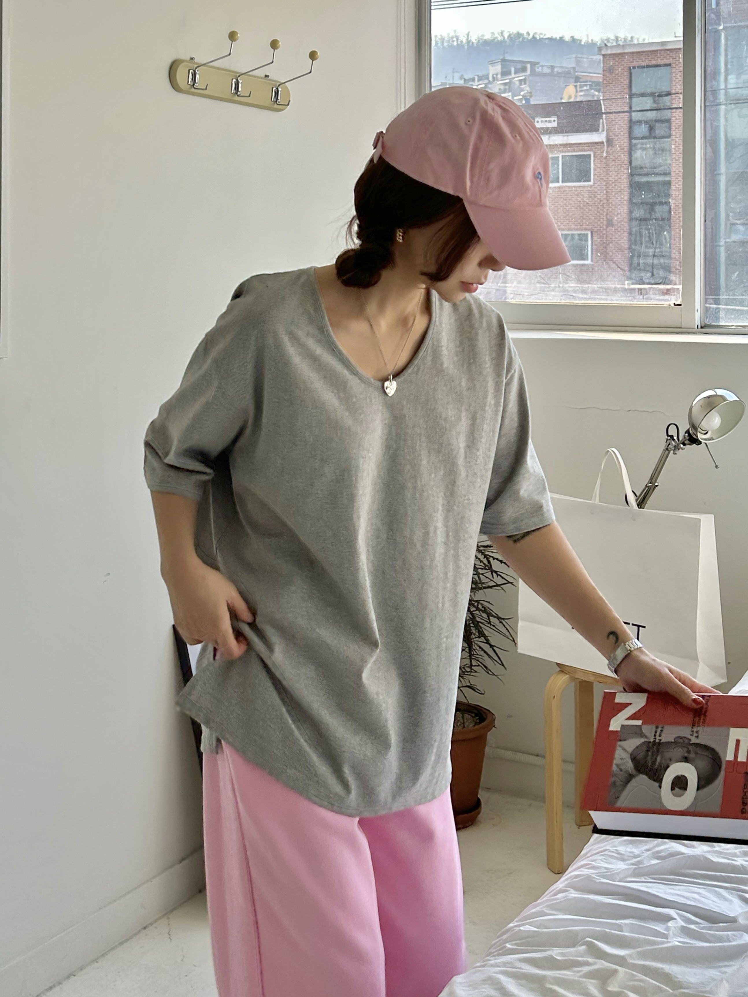 レッドレタリングパッチUネック半袖Tシャツ | 詳細画像18