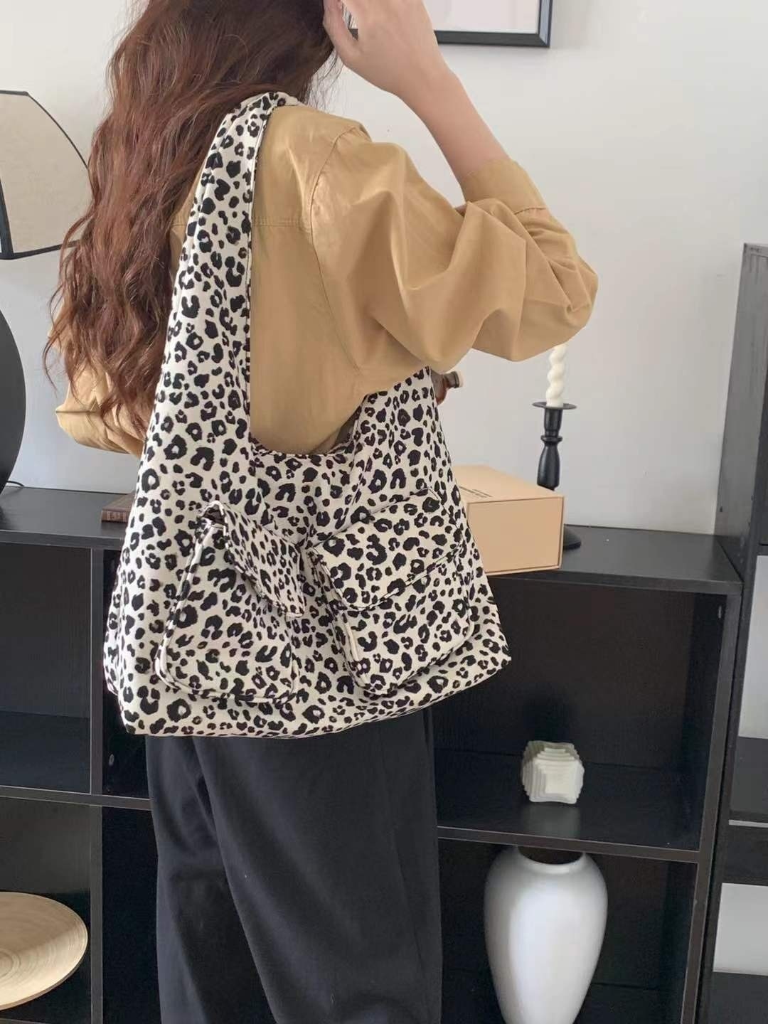フラップポケットレオパードトートバッグ | 詳細画像4