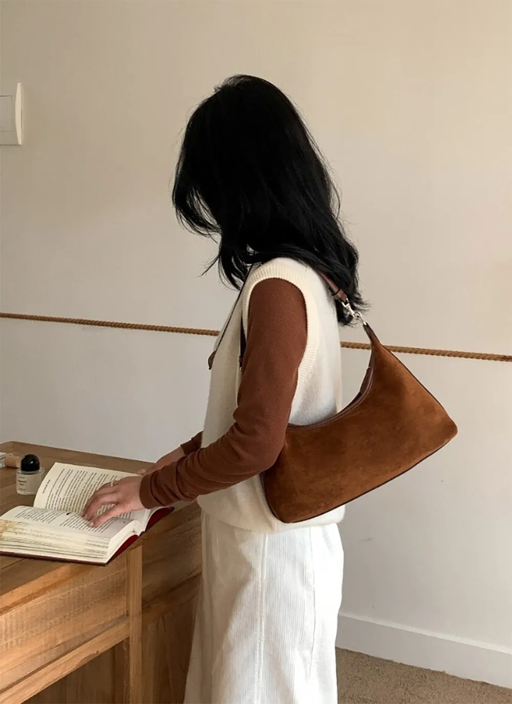レザー調ハンドルエコスエード台形バッグ | 詳細画像1