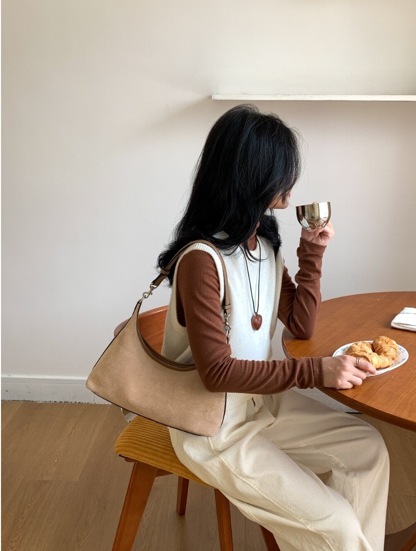 レザー調ハンドルエコスエード台形バッグ | 詳細画像5