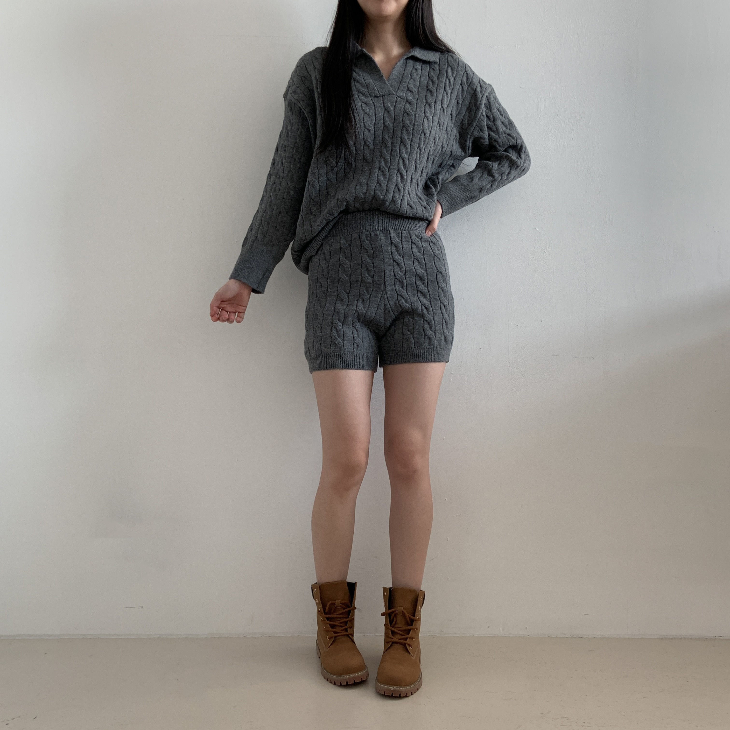 ハイライズ ウール＆モヘア サイドジッパー ショートパンツ ハイライズ ウール＆モヘア サイドジッパー ショートパンツ