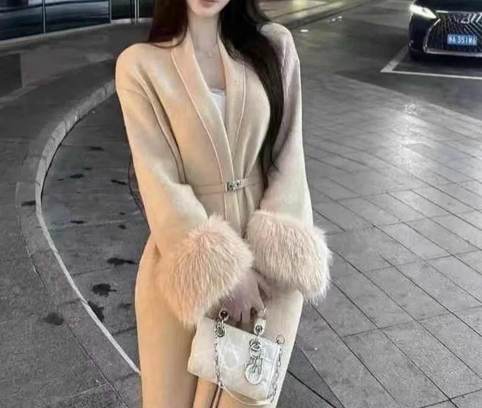 ベルト付ウール混エコファーカフスガウンコート | レディース