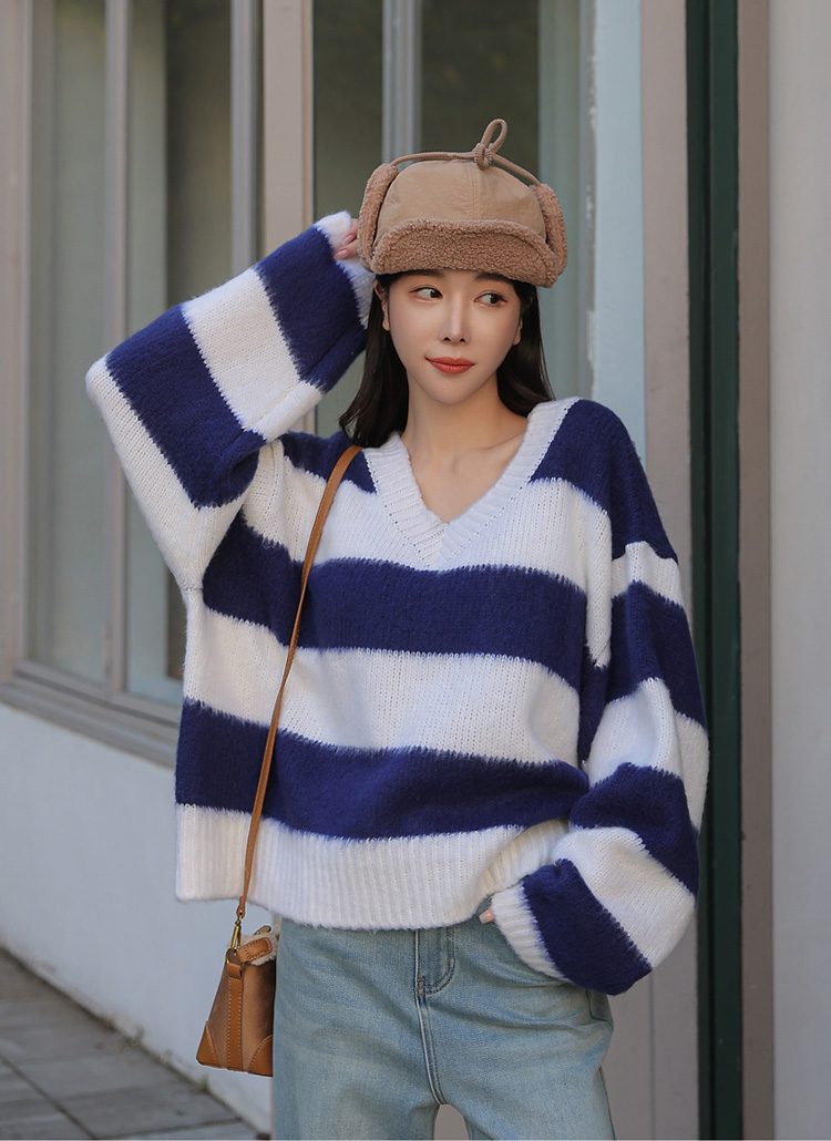 Vネックボーダーオーバーニット | レディースファッション通販 - DHOLIC