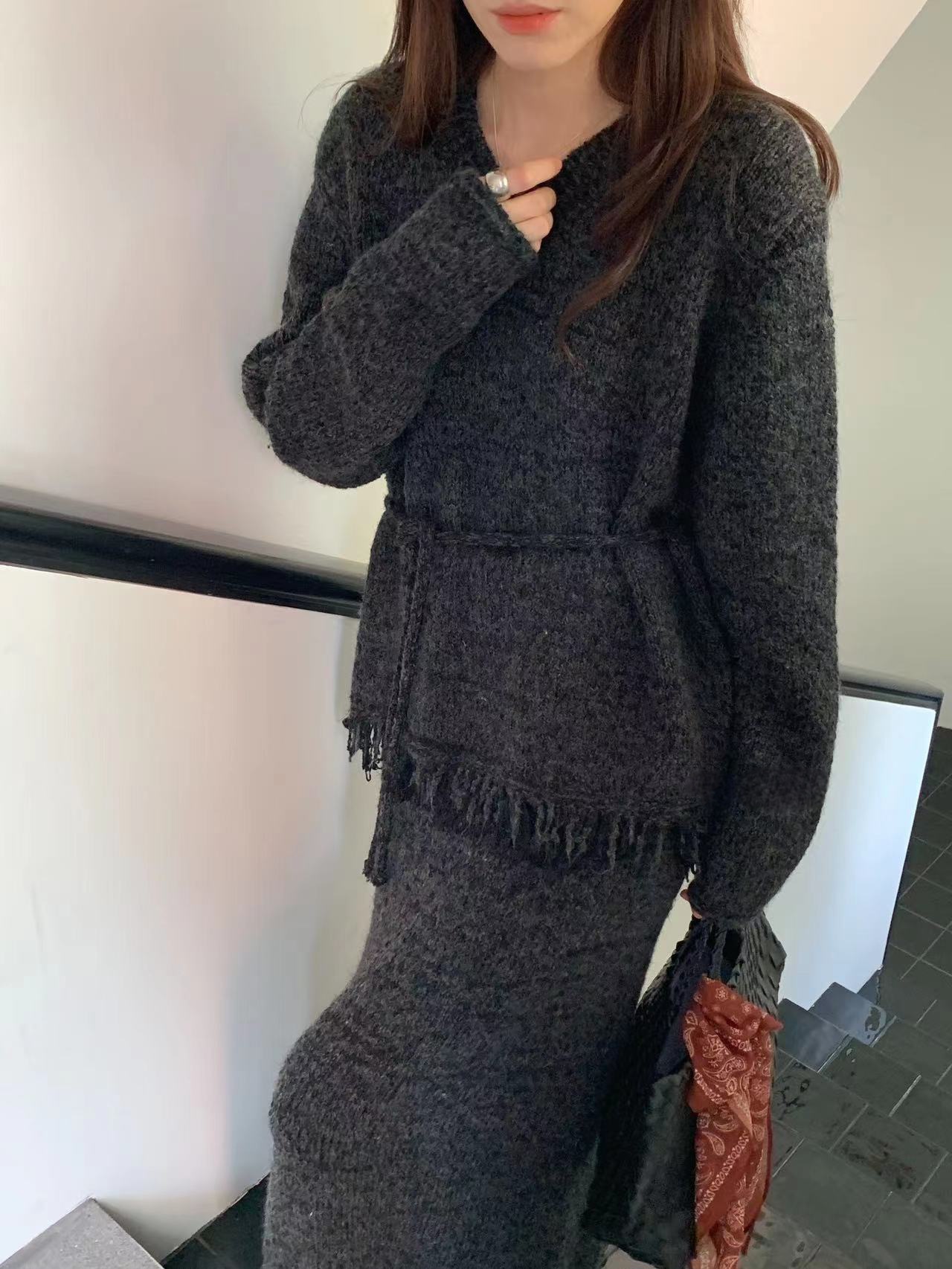 ストラップ付ウール混フリンジVネックニット&スカートSET | 詳細画像19