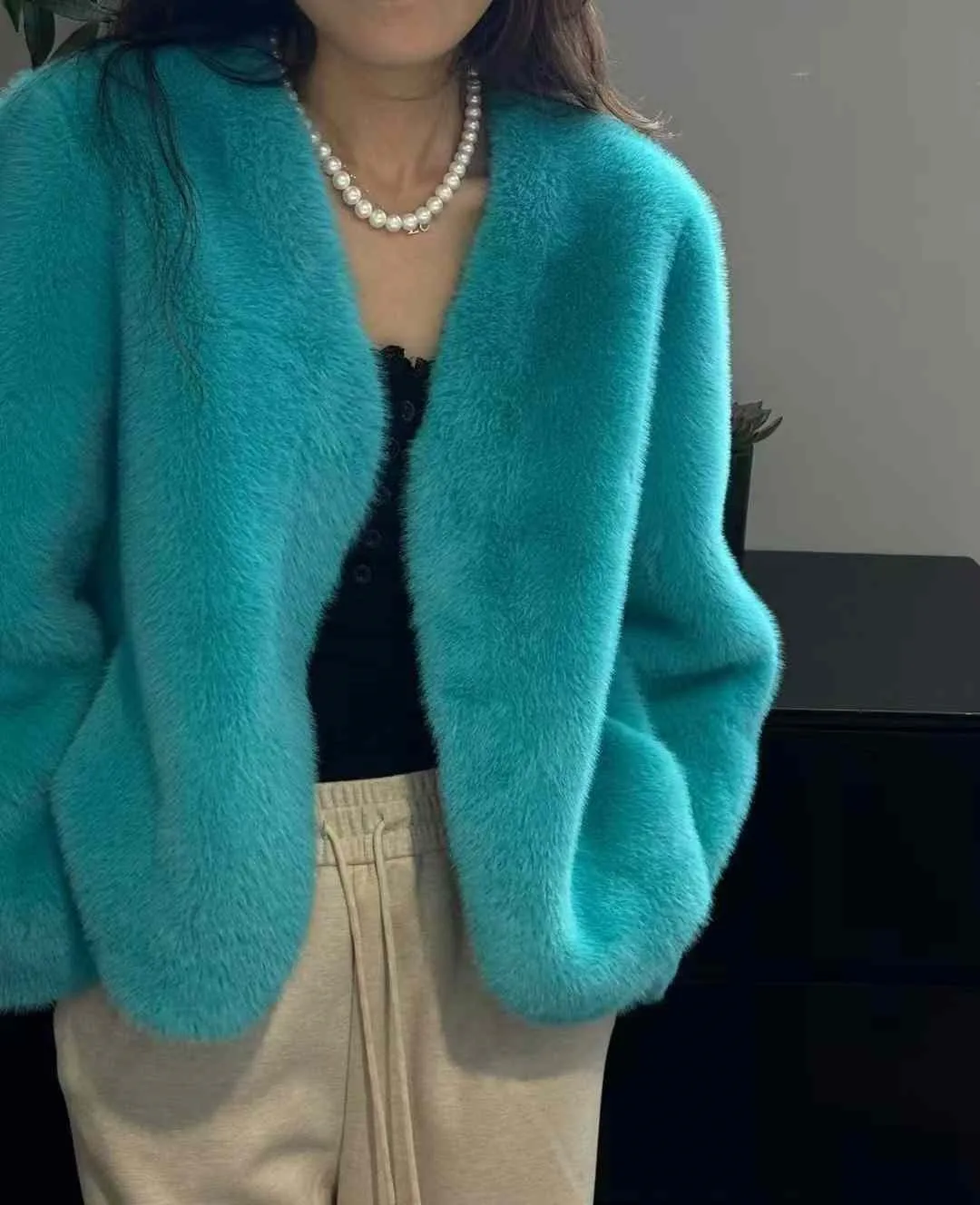 Vネックエコファーカラージャケット | 詳細画像1