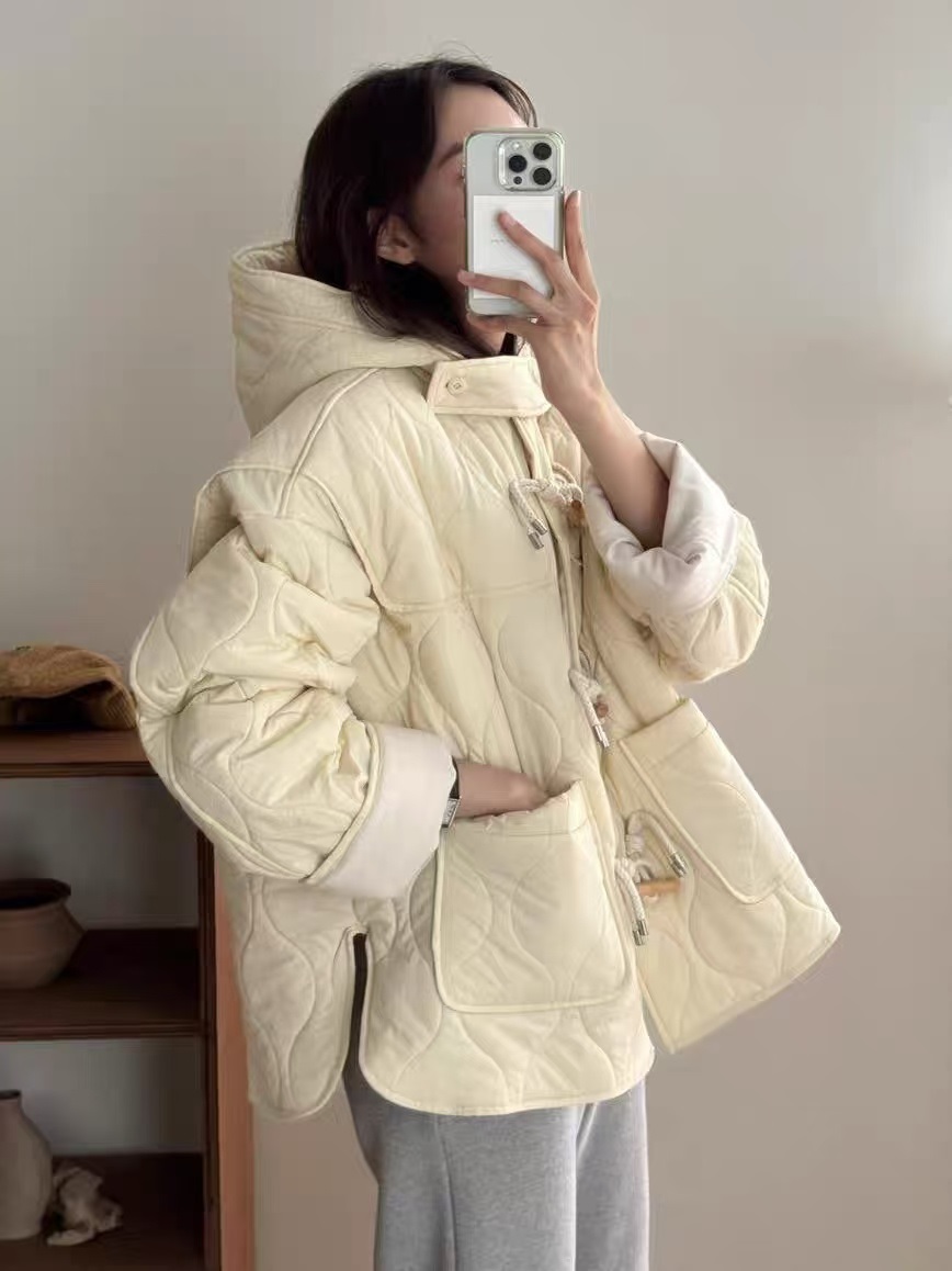 トグルボタンストラップフードキルティングジャケット | レディース