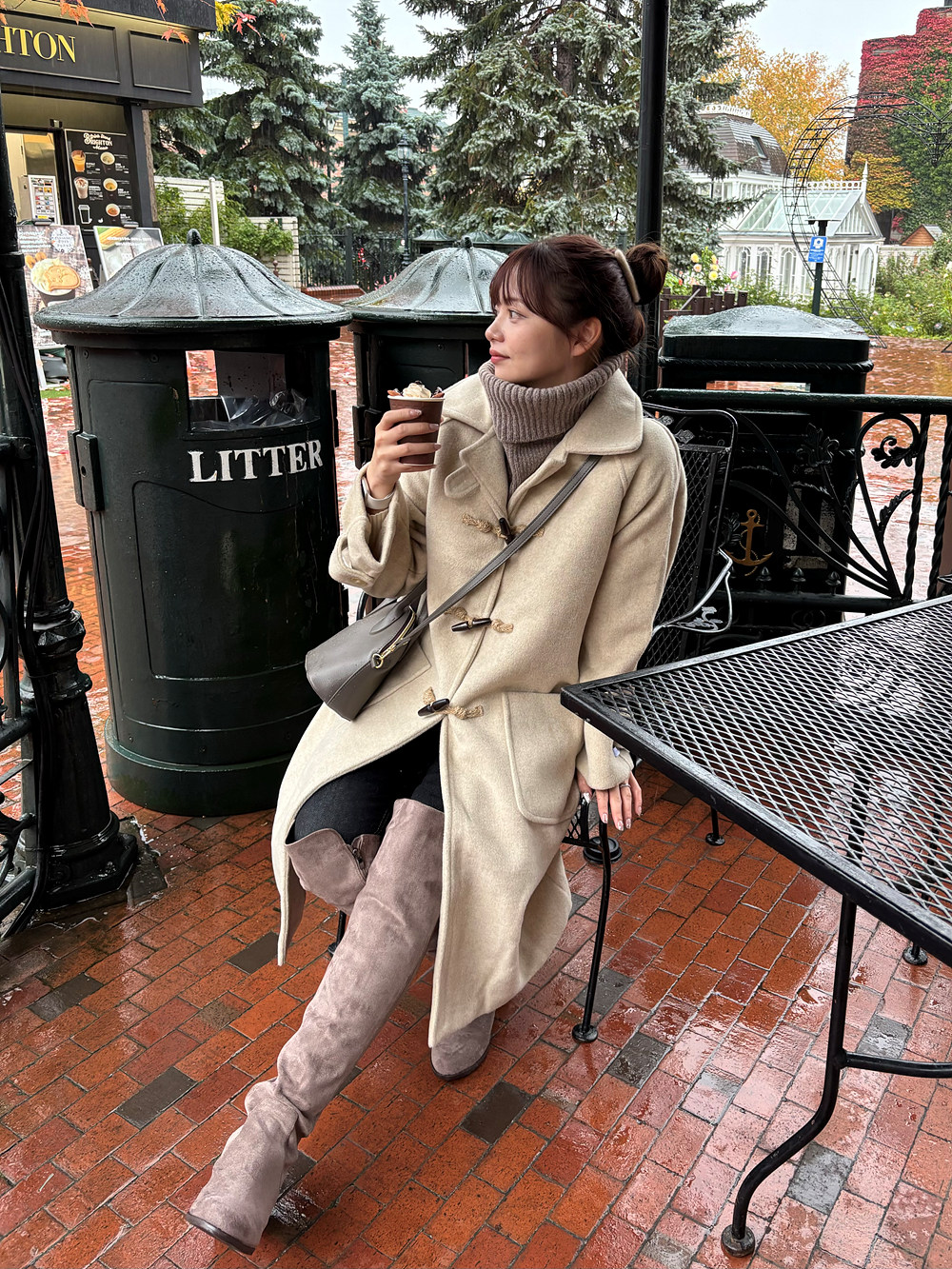 【ピンクハウス】ロング　ダッフルコート　トグルボタン　ウール　ネイビー セール】360度お洒落見え。ボリュームスリーブ トグルボタン