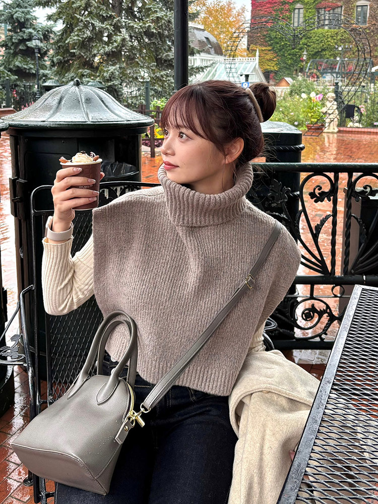 【23AW NEW】DUNO_women / OLIMPIA ウールニット マント ニット | 東京ガールズマーケット | レディースファッション通販