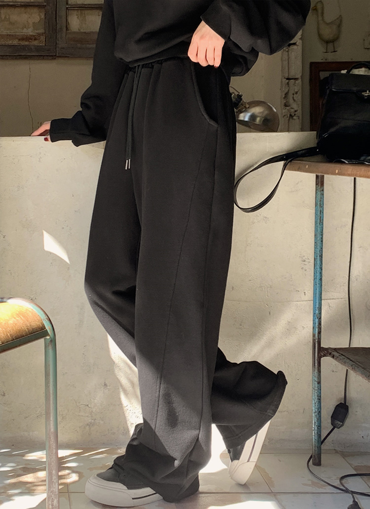 タンクトップレイヤード風オフショルスウェット&ドロストパンツSET