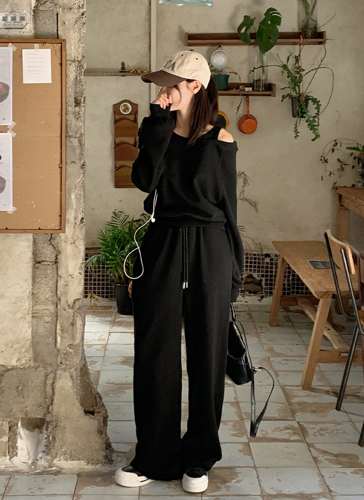 タンクトップレイヤード風オフショルスウェット&ドロストパンツSET