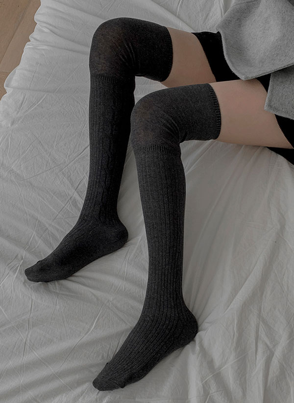 ケーブルリブニーハイソックス | レディースファッション通販 - DHOLIC