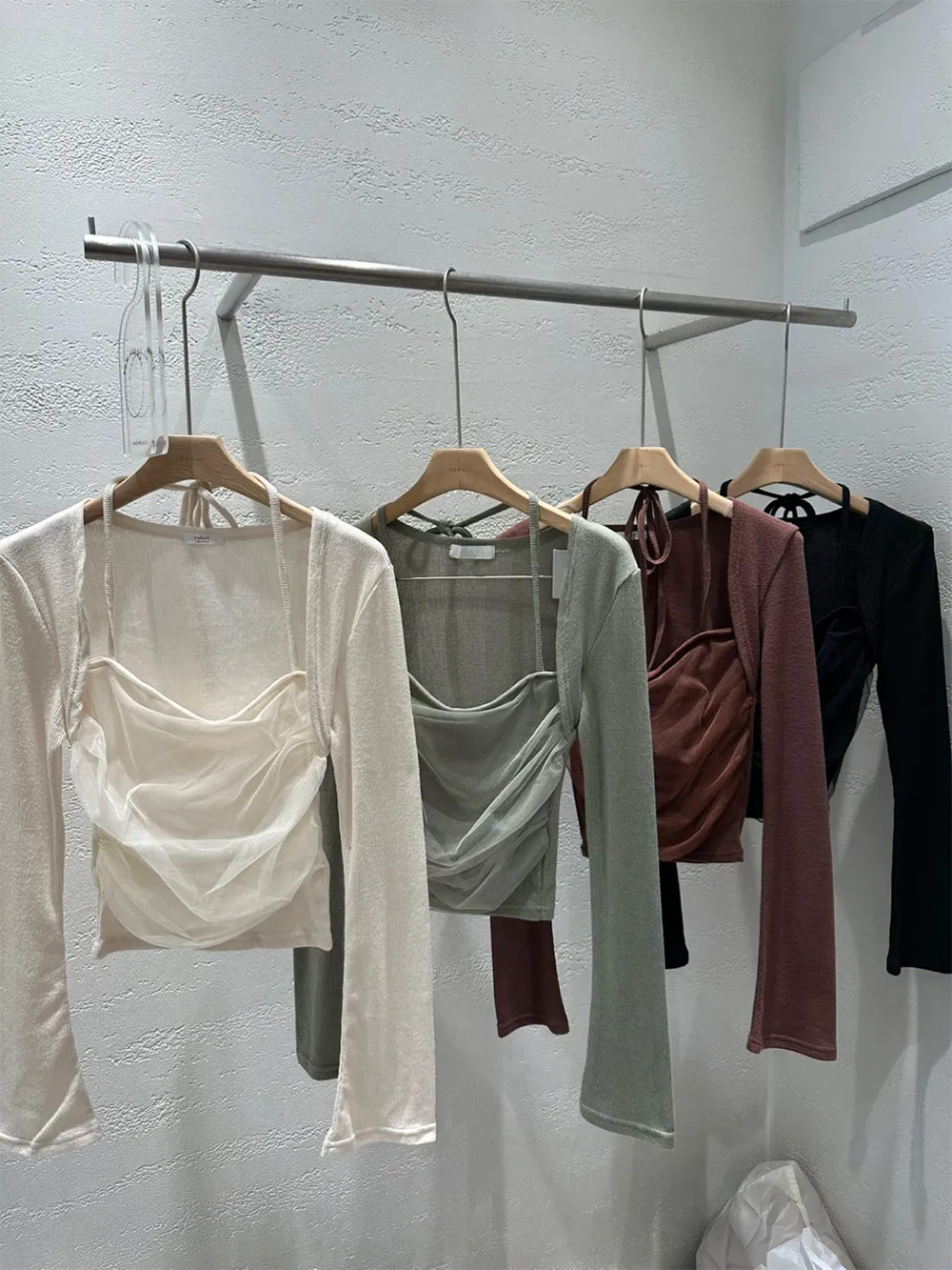 シフォンドレープレイヤード風ホルターTシャツ | 詳細画像13