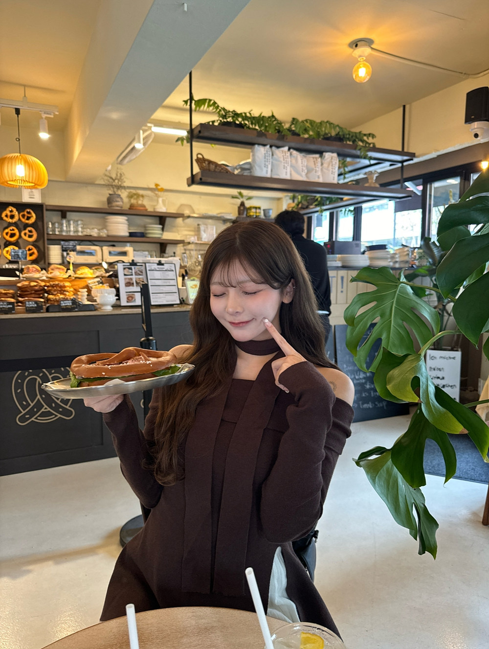 ストラップ付オフショルAラインニット | 詳細画像8