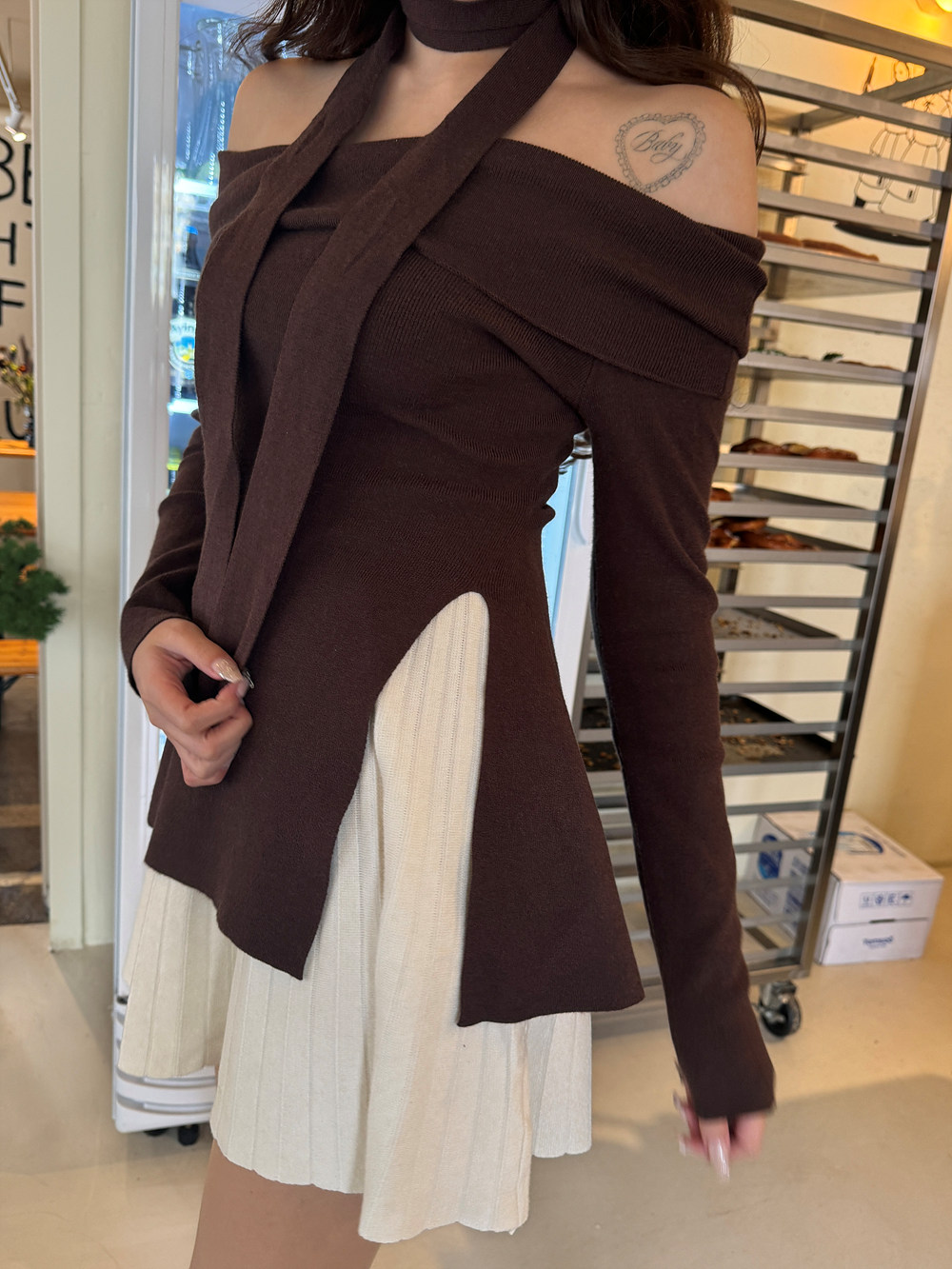 ストラップ付オフショルAラインニット | 詳細画像15