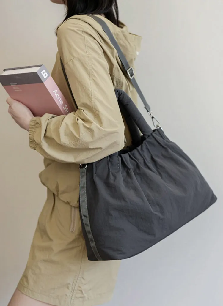 2WAYピンタックプリーツ中綿台形バッグ | whosbag | 詳細画像1