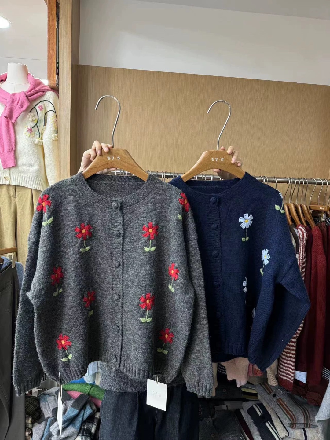 花柄刺繍くるみボタンカーディガン | 詳細画像21