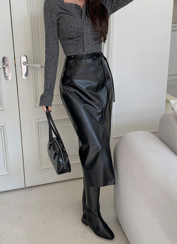 ストラップ付スリットロングエコレザースカート | レディース