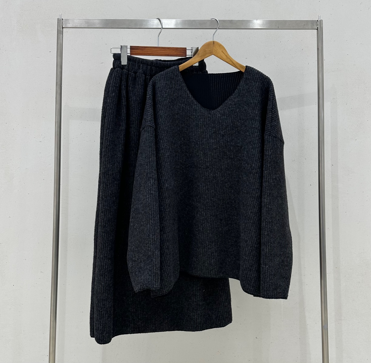 起毛UネックルーズリブTシャツ&スカートSET | 詳細画像17