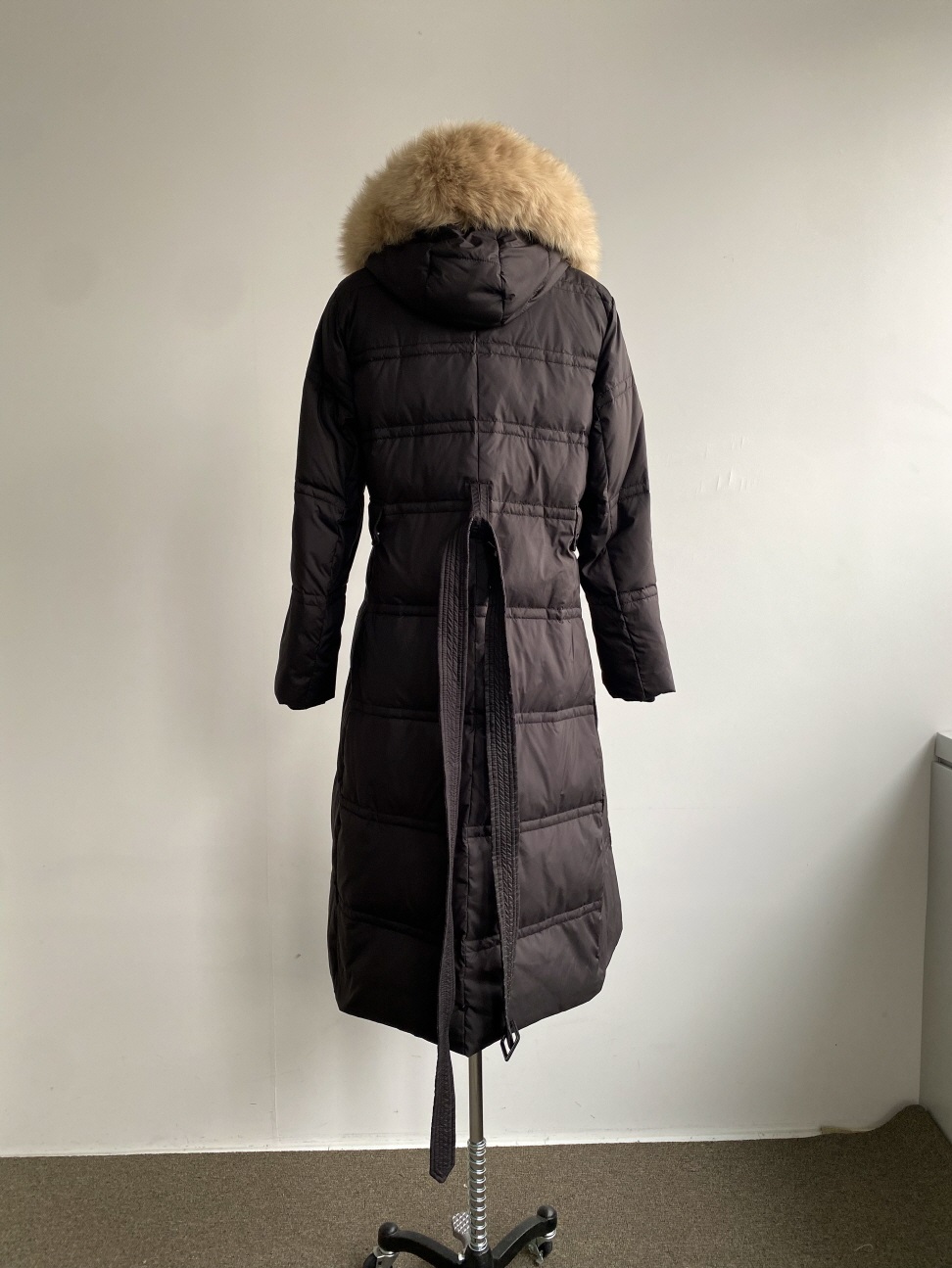 ベルト付ファーハイネックロングダウンジャンパー | レディース