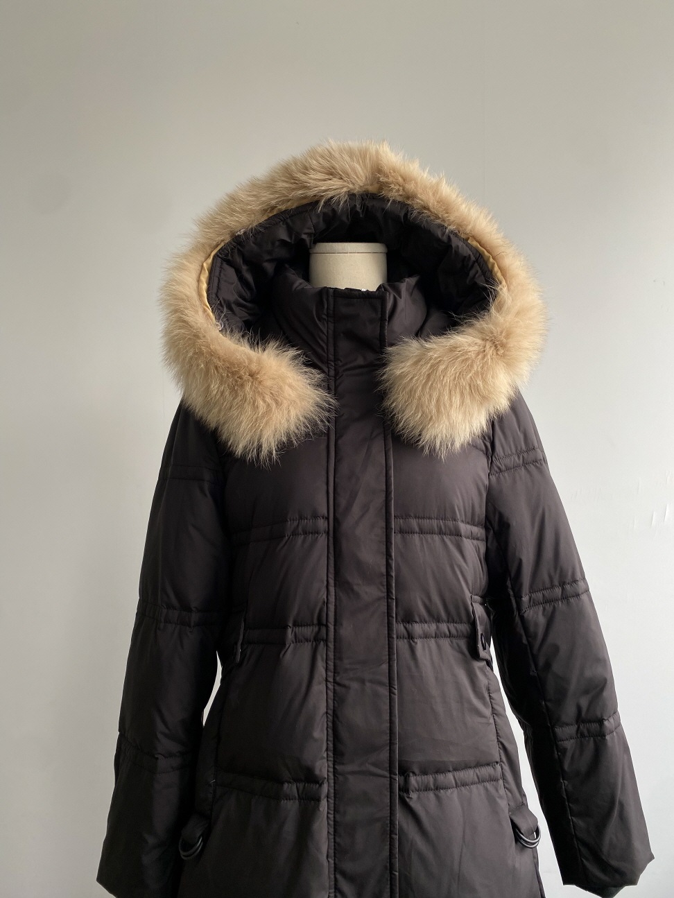 ベルト付ファーハイネックロングダウンジャンパー | レディース