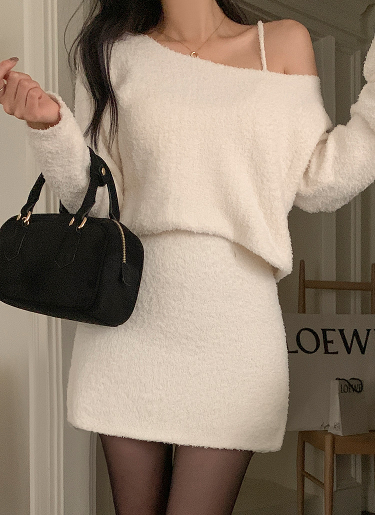 スナイデル　オフショルダーアイボリーキャミソール付きニットワンピース スナイデル オフショルダーアイボリーキャミソール付きニット