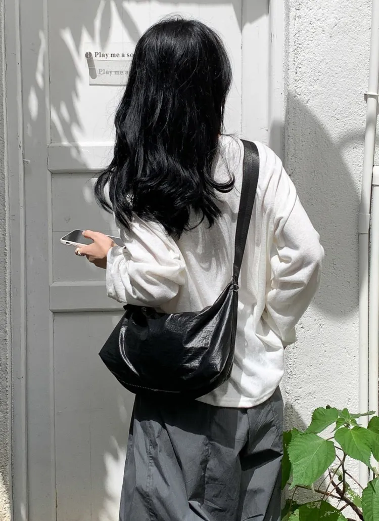 メタリックハーフムーンバッグ | whosbag | 詳細画像1