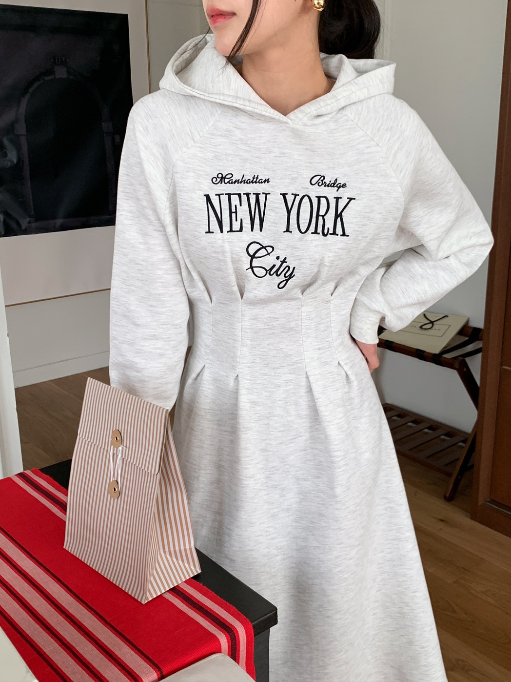 裏起毛NEW YORK刺繡タックラグランパーカーワンピース | 詳細画像11