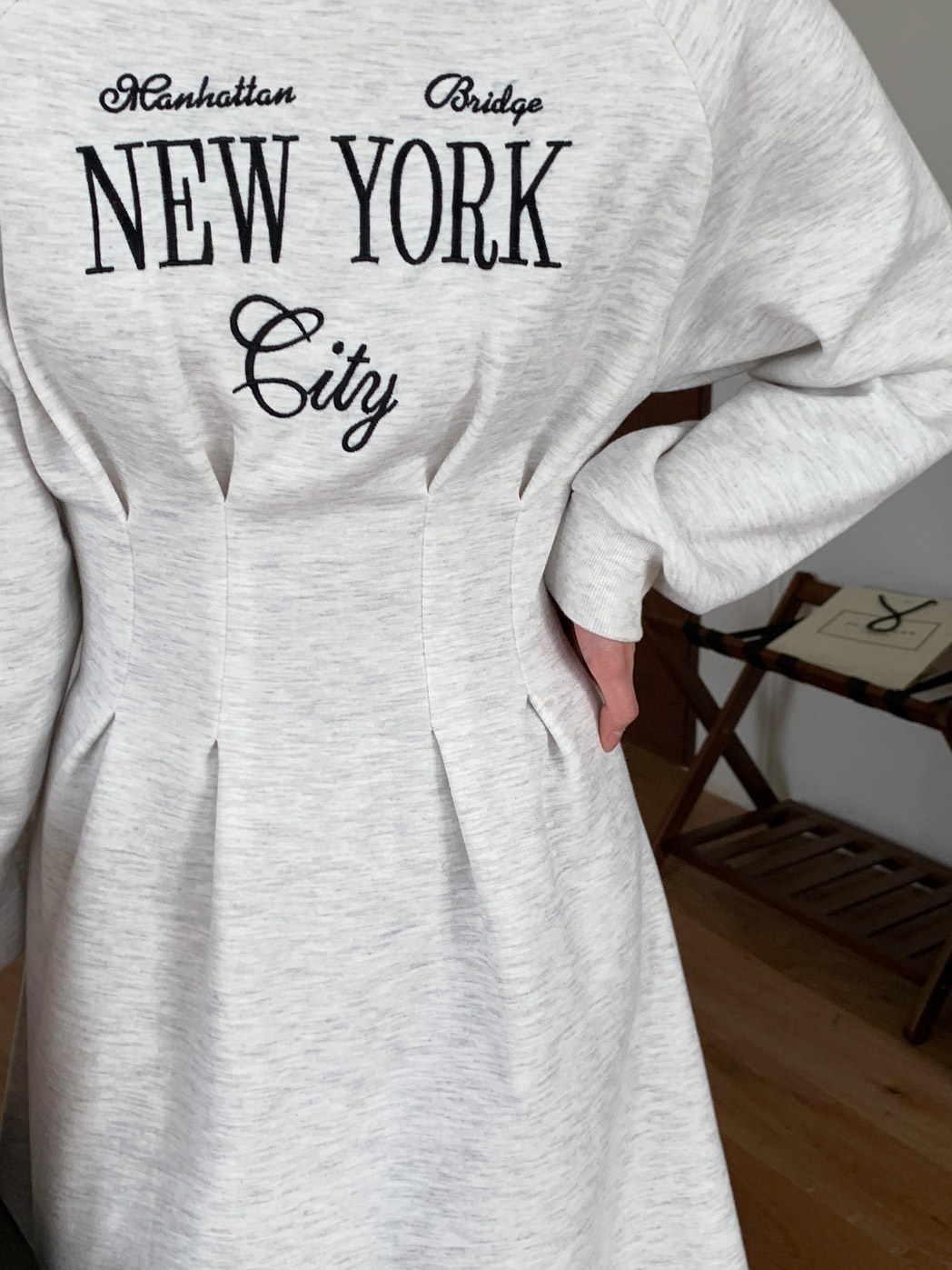 裏起毛NEW YORK刺繡タックラグランパーカーワンピース | 詳細画像14