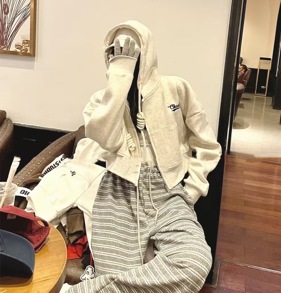 裏起毛バックロゴクロップドジップパーカー | 詳細画像2