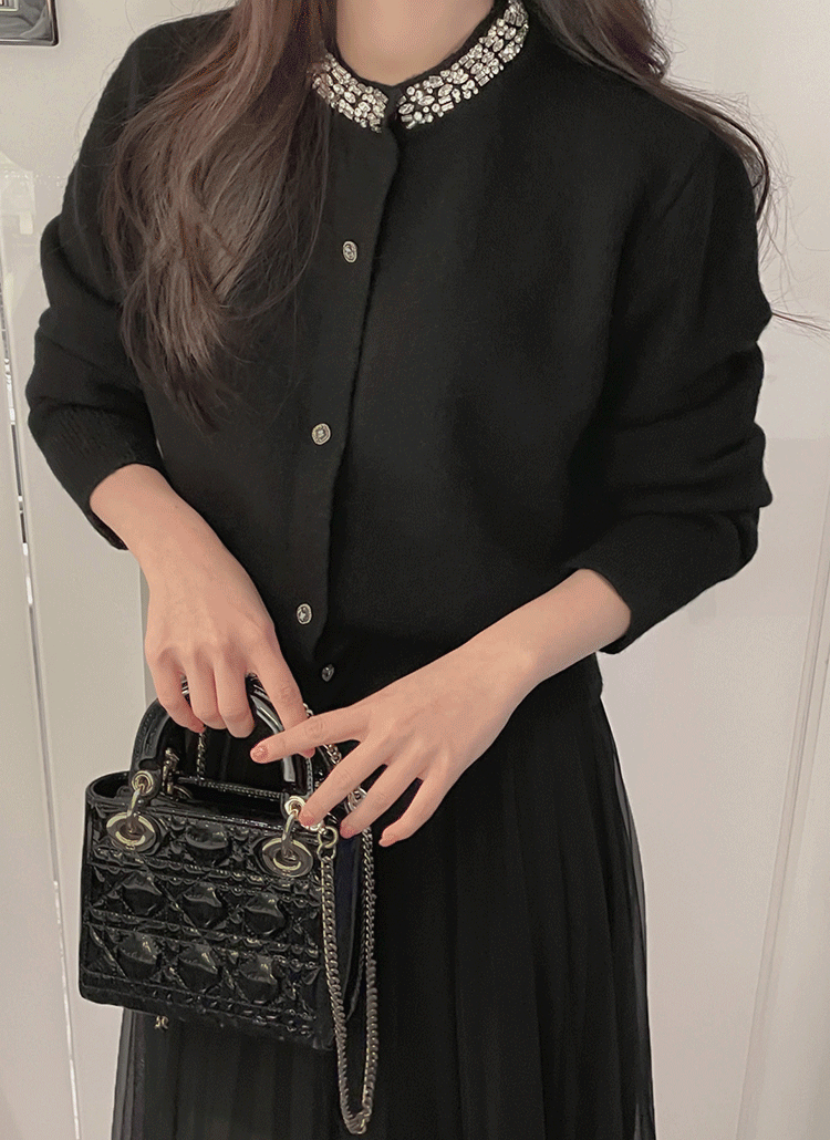 極美品 フォクシー ビジューカーディガン シルク混 24SS クルーネック 40 セール】 SHIPS any:〈手洗い可能〉ビジュー ボタン クルーネック