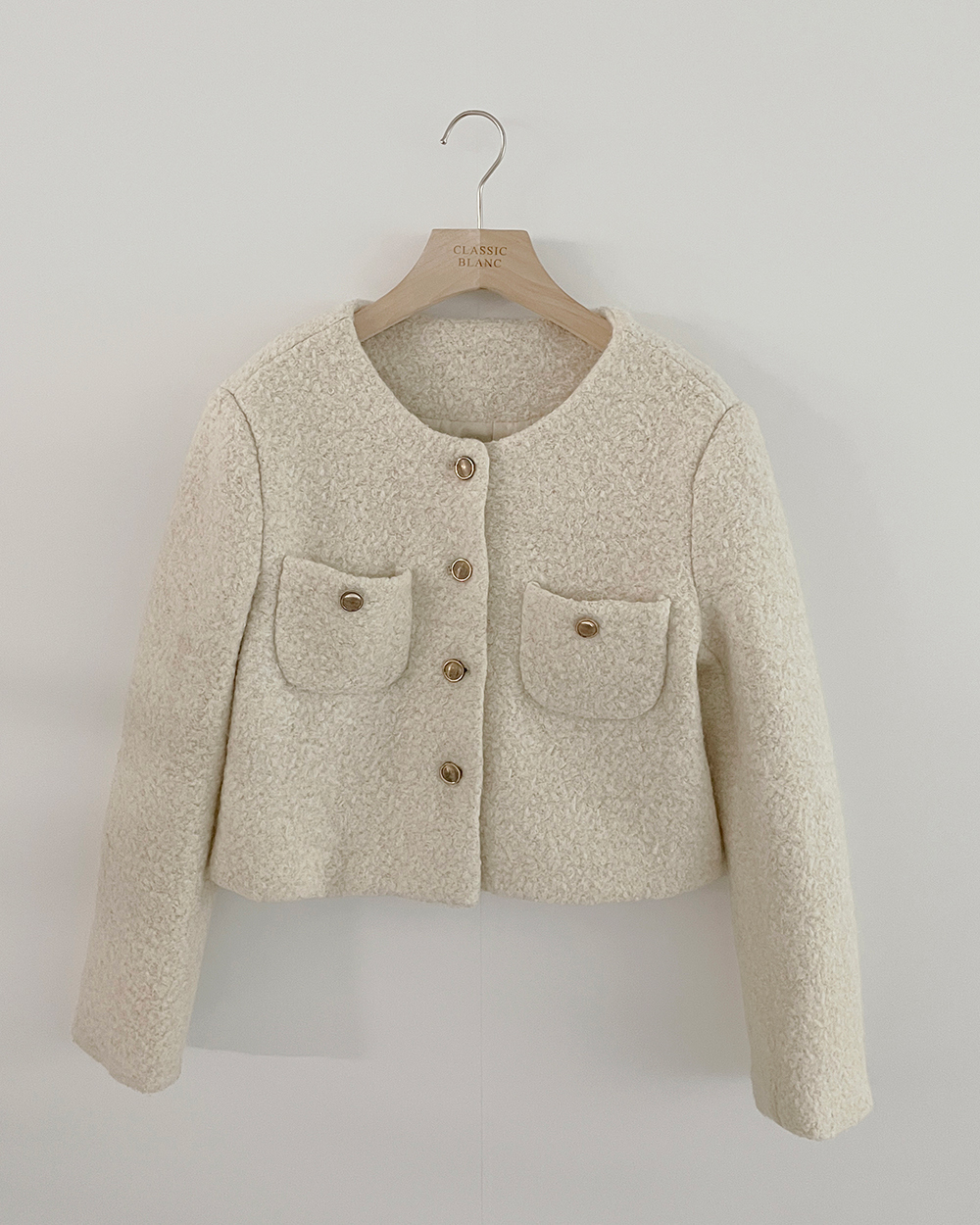 美品❣️ドナモンテ レディース ノーカラージャケットLパープル シルク花柄 アウター ブルゾン レディース 秋冬 ジャケット ショート丈