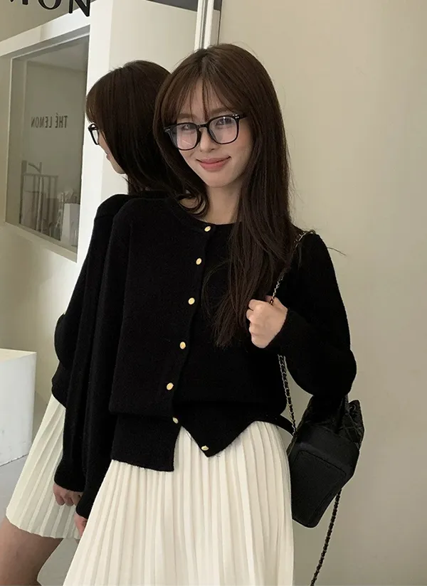 ゴールドボタンラウンドネックカーディガン | 詳細画像1