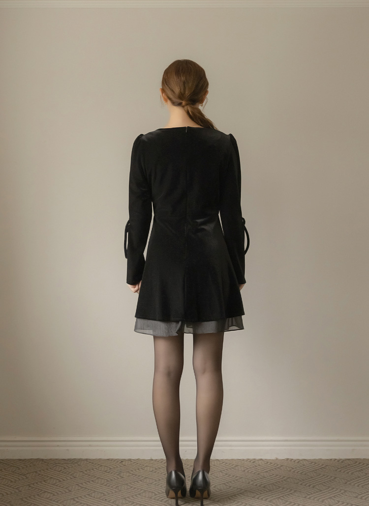 ベロアリボンスクエアネックワンピース ベロアリボンスクエアネックワンピース – BUNNY APARTMENT