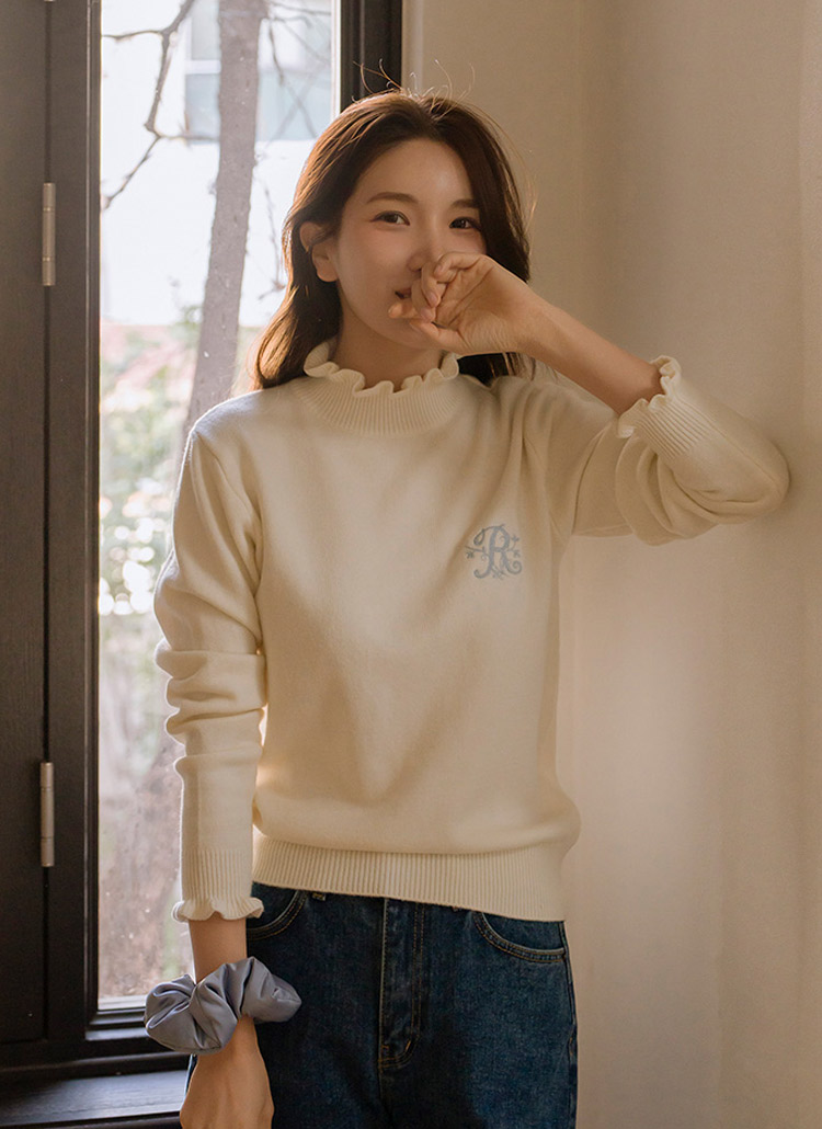 R刺繍フリルハーフネックニット | レディースファッション通販 - DHOLIC