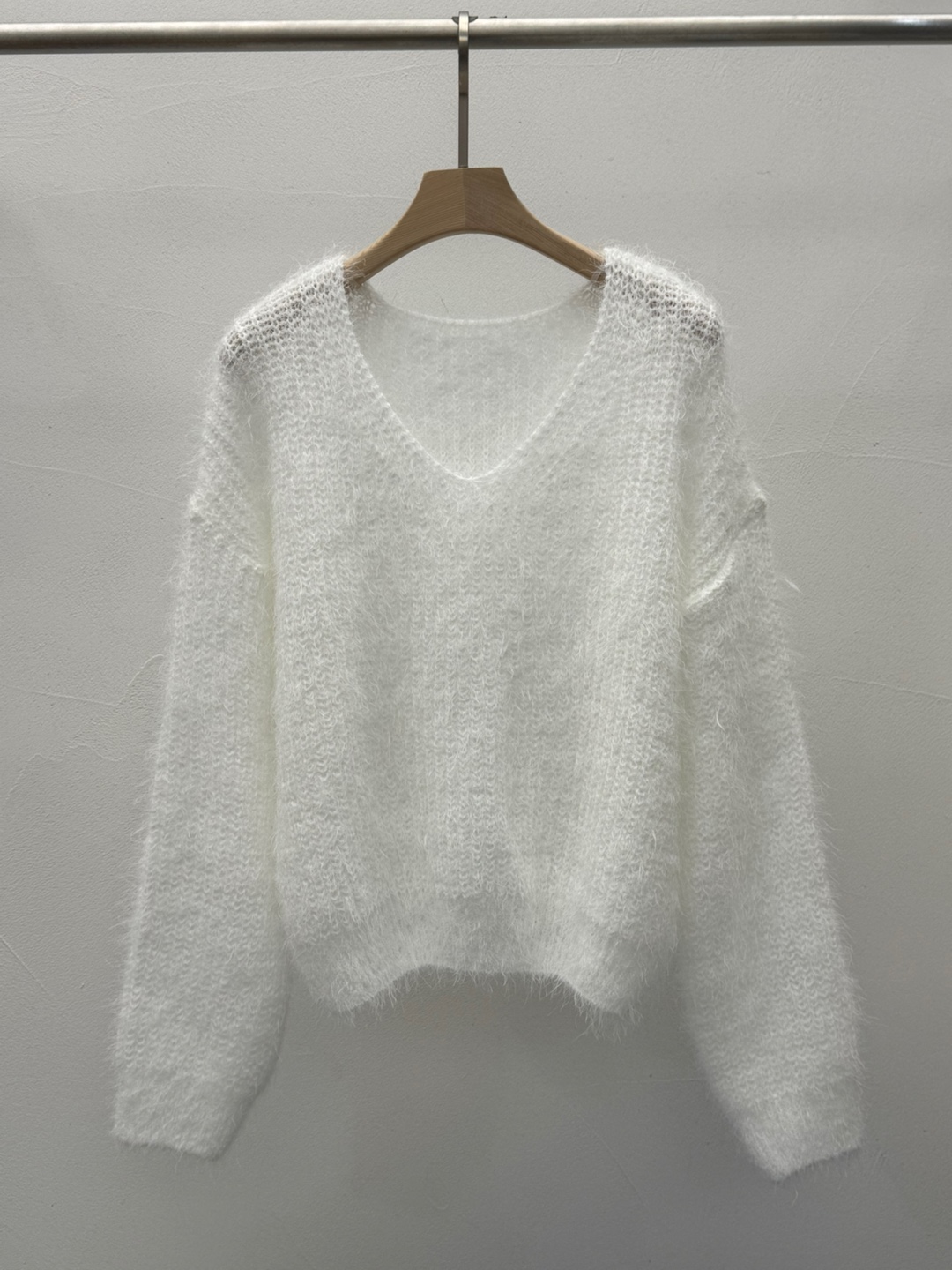 Vネックヘアリールーズニット | 詳細画像4