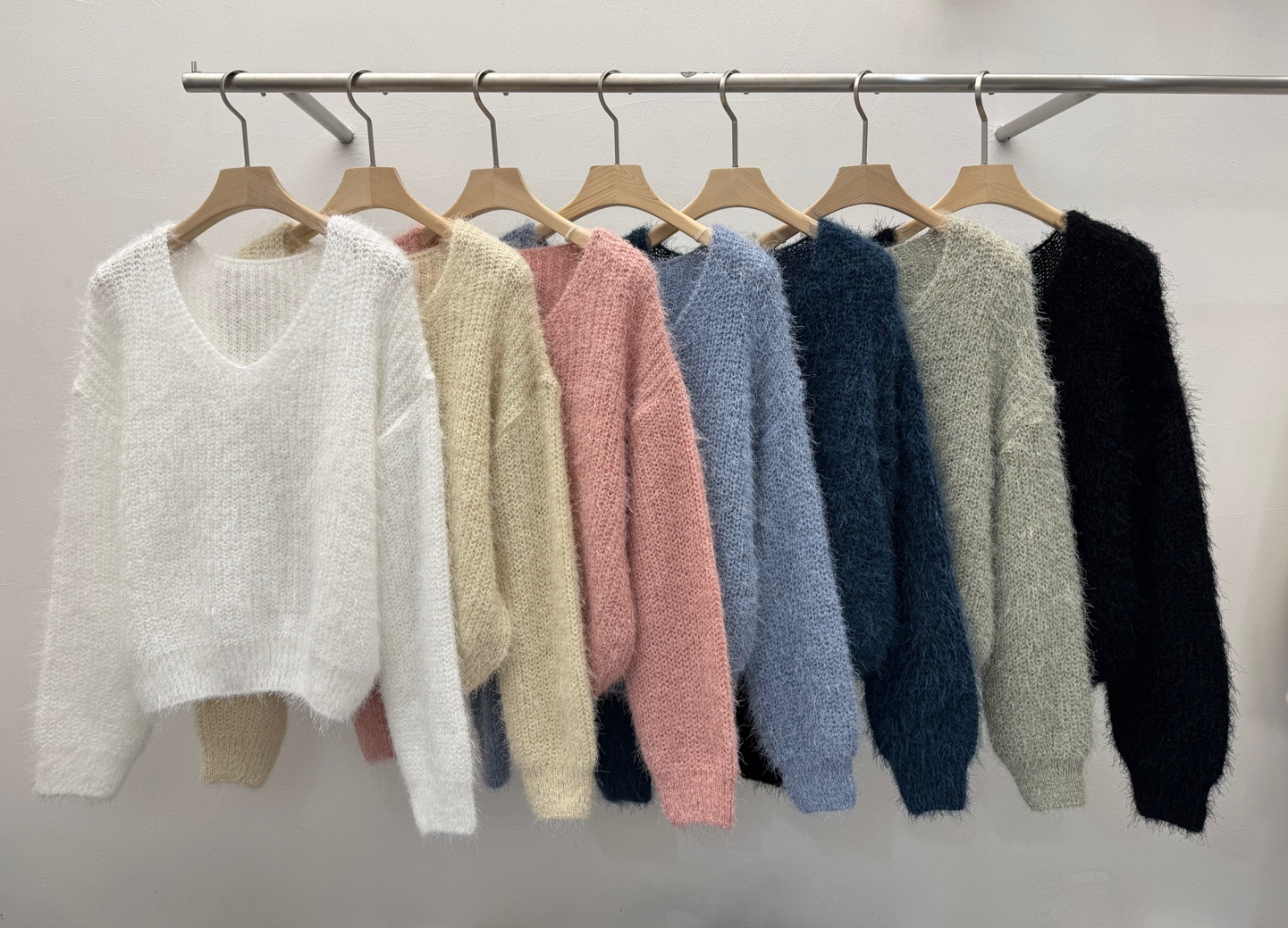 Vネックヘアリールーズニット | 詳細画像9