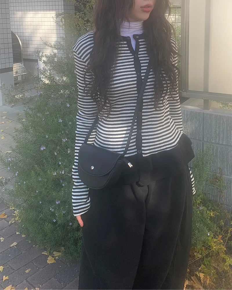 ハートボタンボーダーフリルヘムカーディガン | anyonemore | 詳細画像1